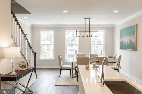 10338 Grosvenor Pl, Rockville MD 20852 exterior