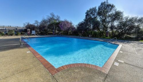 700 Diamond Glen Cir, Folsom CA 95630-3157 exterior