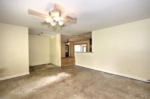 3861 25 Ave, Naples FL 34120-4367 exterior