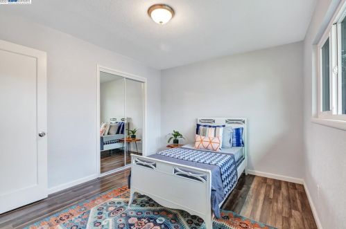 2737 Eastgate Ave, Concord CA 94520-4726 exterior