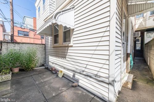 1424 Jackson St, Philadelphia PA 19145-3617 exterior