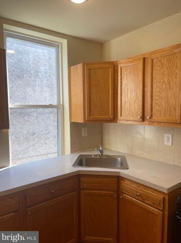 3325 16th St, Philadelphia PA  19140-4902 exterior