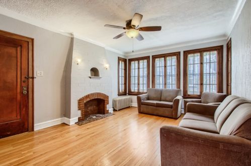 10537 Hale Ave, Chicago, IL 60643-2749