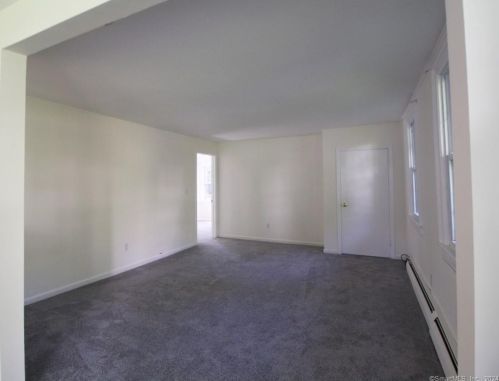 291 Rowayton Ave, Norwalk CT 06853-1628 exterior