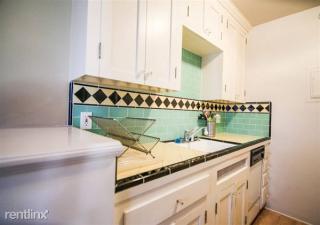 6130 Glen Alder St, Los Angeles CA  90068-2252 exterior