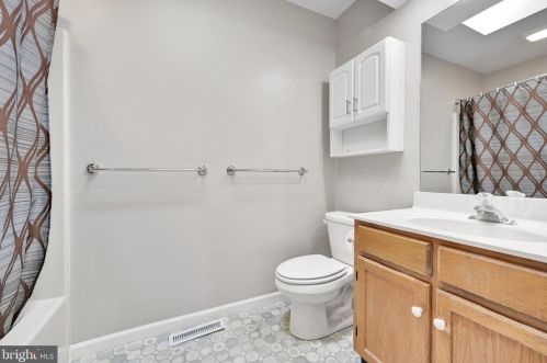 3223 Pinewyn Cir, Lancaster PA exterior