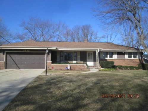 4617 110th St, Milwaukee, WI 53225-4411