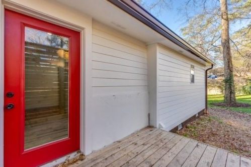 616 Commercial Ave, Atlanta GA 30318-8318 exterior