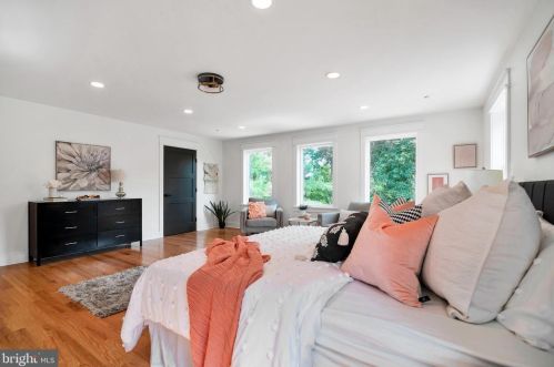 102 Ritchie Ave, Silver Spring MD  20910-5112 exterior