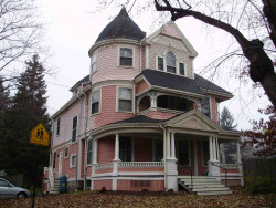 334 Franklin St, Newton, MA 02458-2301