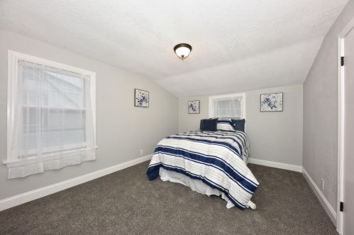 2926 Bobolink Ave, Milwaukee WI  53209-4248 exterior