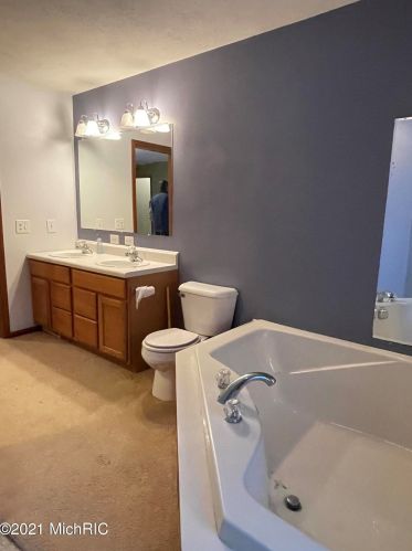 1531 Bender Rd, Middlevle MI 49333-9259 exterior