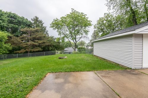 8084 Grandview Dr, Milwaukee WI  53223-3429 exterior