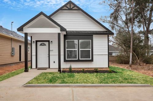 849 Palmdate, Montgomery TX  77316-2961 exterior