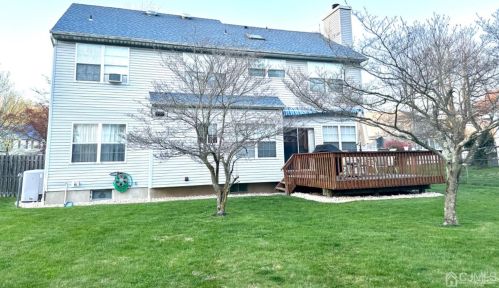 84 Alexander St, Edison, NJ 08820-2434