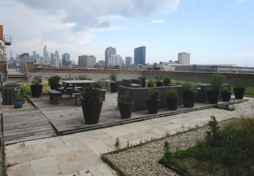 2545 Dearborn St, Chicago IL 60616-4990 exterior