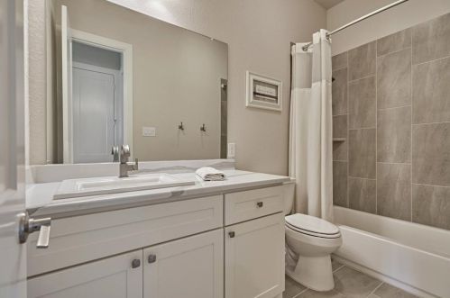 98 Lk Est Dr, Montgomery TX 77356-8066 exterior