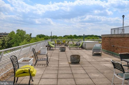 4301 Massachusetts Ave, Washington DC  20019-5623 exterior