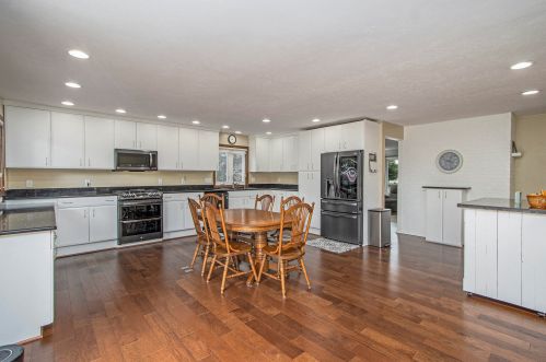 5163 Lewsinda Ave, Kalamazoo MI 49009-3823 exterior