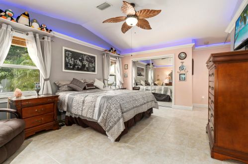 1602 Thumb Pt Dr, Fort Pierce FL 34949-3569 exterior