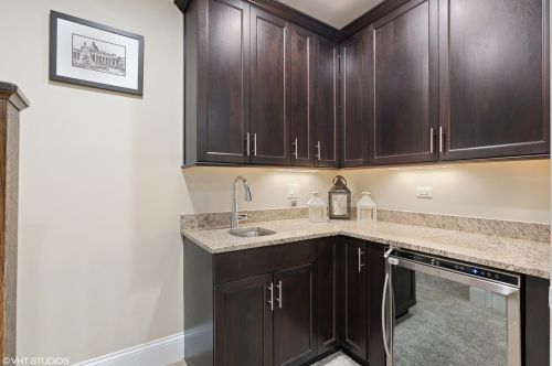 3550 Hoyne Ave, Chicago IL 60643-3323 exterior