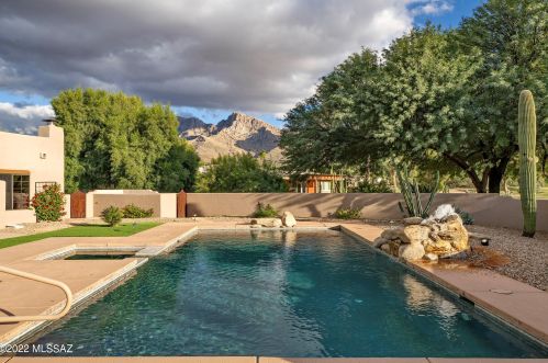 321 Golf Vw Dr, Tucson AZ 85737-9701 exterior