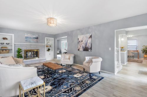 6904 Wisconsin Ave, Milwaukee, WI 53213-3818