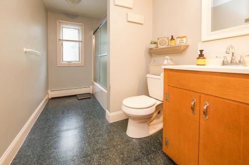 260 Main St, Plaistow NH 03865-3034 exterior