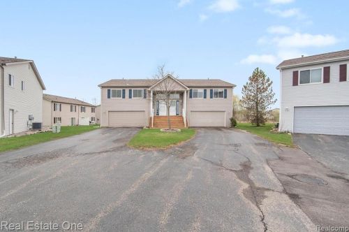 9527 Greenfield Ct, Grand Blanc MI  48439-8077 exterior