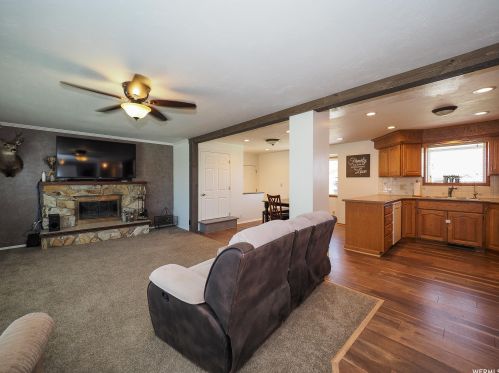 2820 7180, Taylorsville UT 84084-2921 exterior