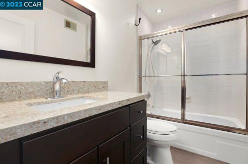 372 Camelback Rd, Concord CA  94523-1357 exterior