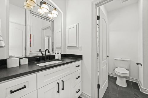 4332 Canoas Dr, Austin TX 78730-1407 exterior