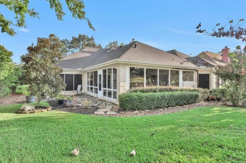 11 Greenview St, Montgomery TX 77356-8456 exterior