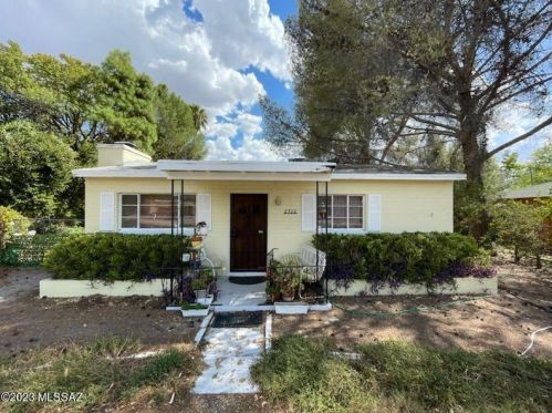 2702 Blacklidge Dr, Tucson, AZ 85716-1836