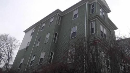 43 Harlem St, Worcester, MA 01610-2149