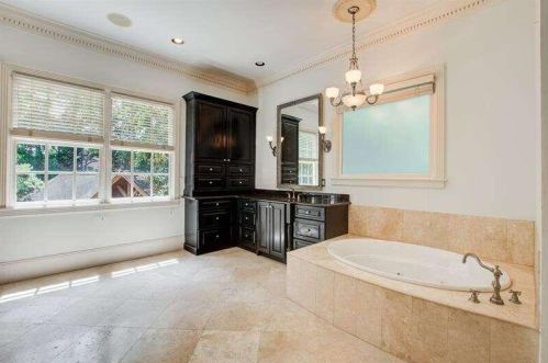 700 Brookwoods Trce, Atlanta GA 30342-2473 exterior