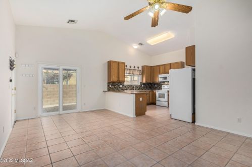 9593 Paseo Juan Tabo, Tucson AZ  85747-5007 exterior