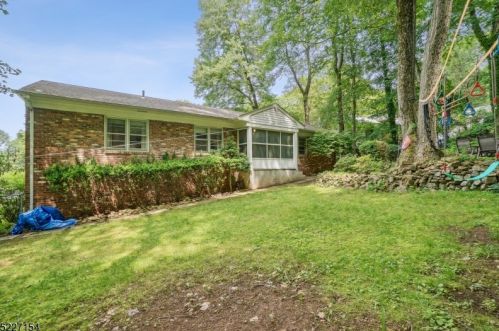 106 Timber Dr, Berkeley Heights NJ  07922-1755 exterior