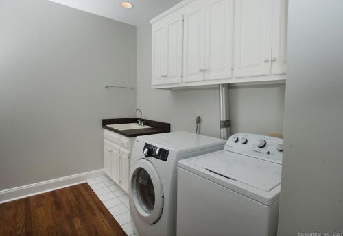 351 Branchville Rd, Ridgefield CT 06877-5012 exterior