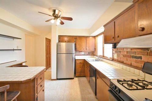 86 Genesee Dr, Commack NY 11725-4032 exterior