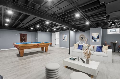 9225 Sacramento, Chicago IL 60805-2637 exterior