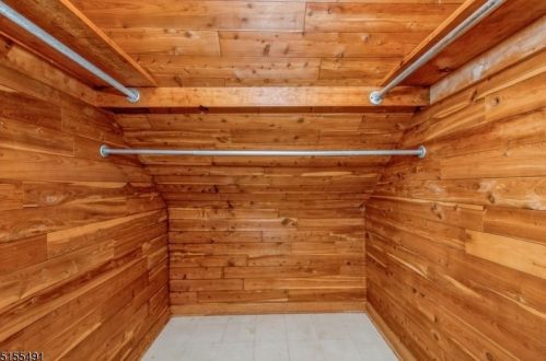 16 Shawnee Trl, Parsippany NJ 07834-1133 exterior