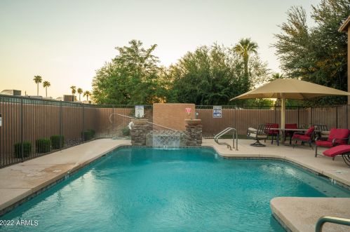 3618 38th St, Phoenix AZ  85018-5860 exterior
