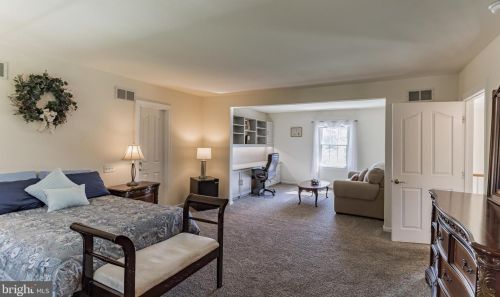 300 Ardmore Ave, Ardmore PA 19003-1012 exterior