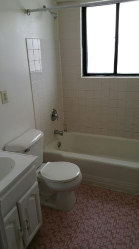 8139 Bender Ave, Milwaukee WI 53218-1052 exterior