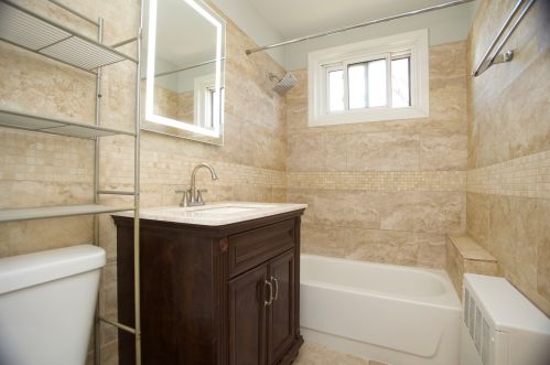 7552 Bell Ave, Chicago IL 60645-1938 exterior