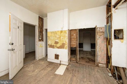 314 4 St, Camden NJ 08103-3401 exterior