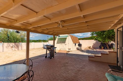 7313 Camino De La Tierra, Tucson AZ  85746-8300 exterior