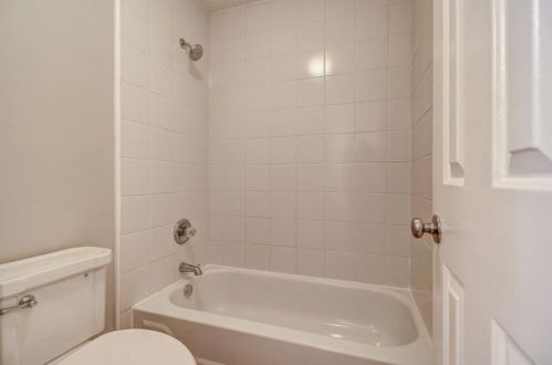 629 Granville Ct, Atlanta GA 30328-3445 exterior