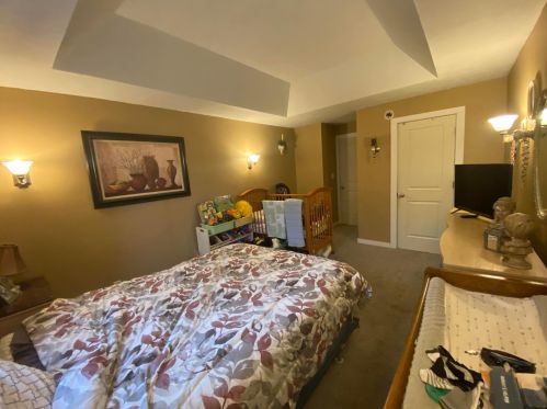 225 Jefferson St, Lowell MI 49331-1120 exterior